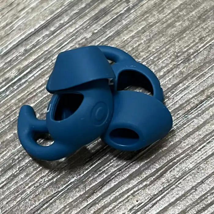Coussinets d'oreille en silicone GONIANIA pour Bose Sport écouteurs de remplacement doux et confortables pour femmes et hommes occasions quotidiennes et spéciales